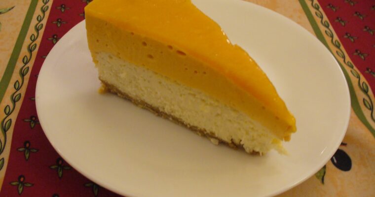 Tarta de queso con lima-limón con Salsa de mango fresco