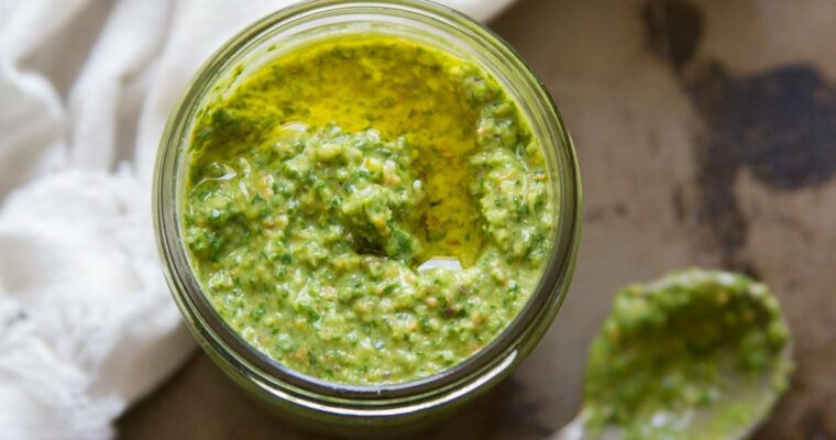Pesto vegano con limón y pistachos
